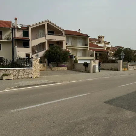 2 Istocna Gomilica Apartament Tisno