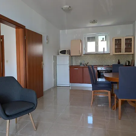 2 Istocna Gomilica 公寓