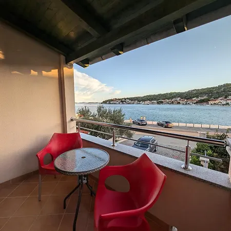 Apartament 2 Istocna Gomilica