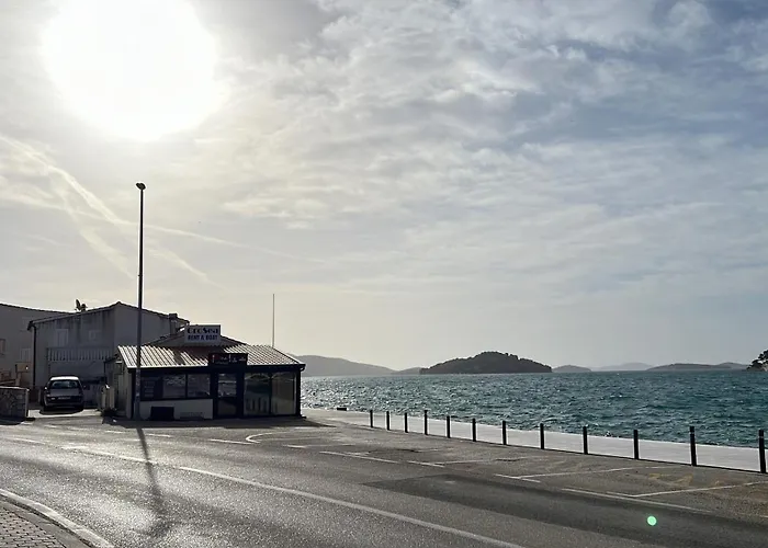 2 Istocna Gomilica Tisno