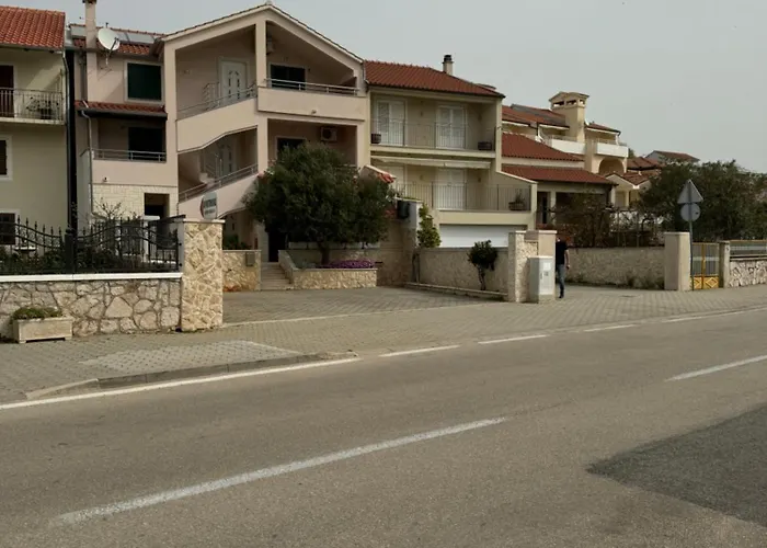 2 Istocna Gomilica Appartement Tisno