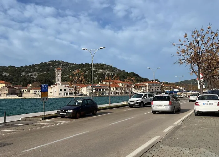 2 Istocna Gomilica Tisno