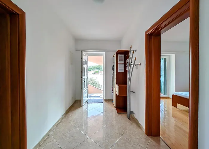 Appartement 2 Istocna Gomilica *