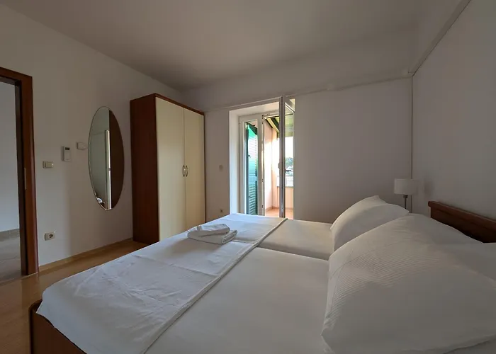 Appartement 2 Istocna Gomilica Tisno