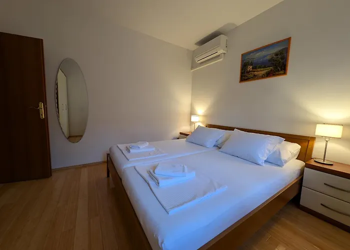 2 Istocna Gomilica Appartement *